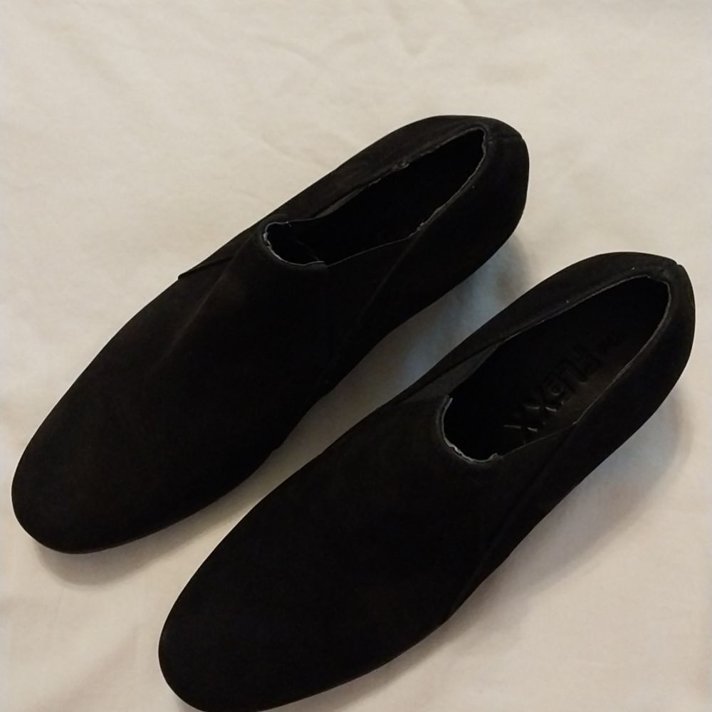 THE FLEX faux suede slip on wedge heels size 11